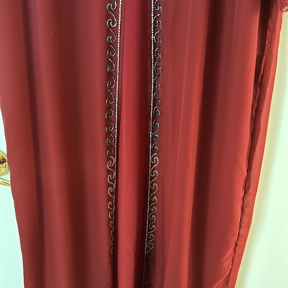 NWOT Maroon Abaya Kaftan Traditional Dress Ethnic Silver Floral Embroidery - Picture 5 of 10